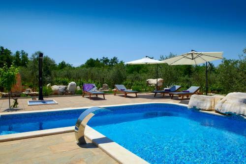 Villa Relax House Surrounded By Olives And Vineyard