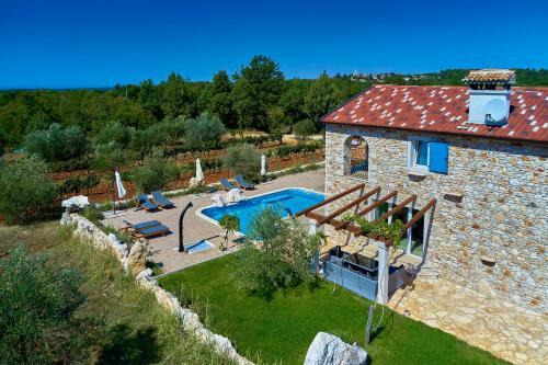Villa Relax House Surrounded By Olives And Vineyard