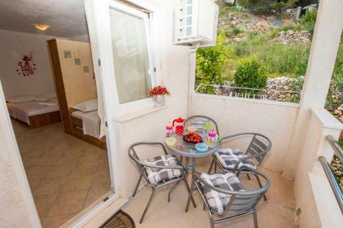 Apartments Pivac - Lokva Rogoznica