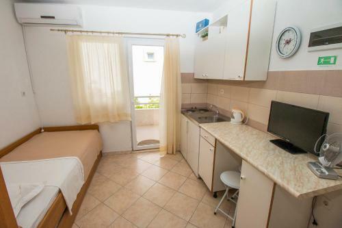 Apartments Pivac - Lokva Rogoznica