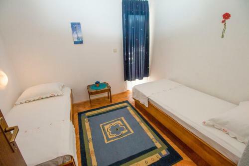 Apartments Pivac - Lokva Rogoznica