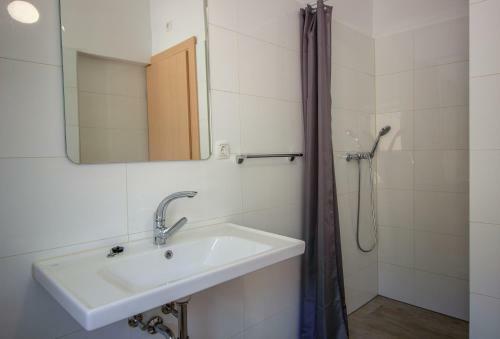 Hostal Apartments Zina