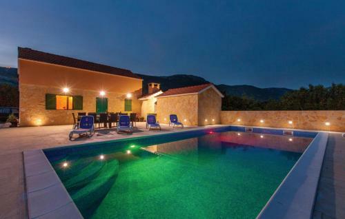 Villa Holiday Home Lucija ,trogir - Ka?tel Stari