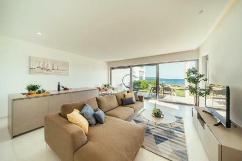 Unique Luxury Designers Apartment Right Next To The Beach