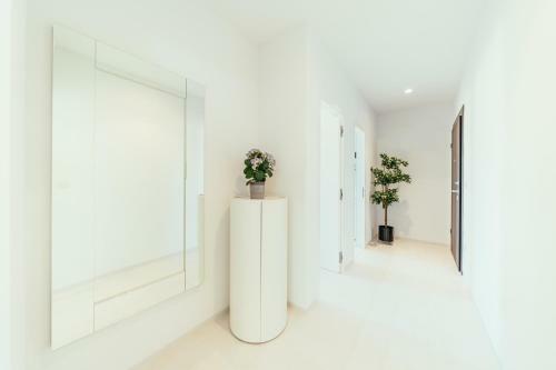 Unique Luxury Designers Apartment Right Next To The Beach