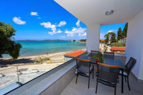 Apartmani Marina S Pogledom, Suko?an