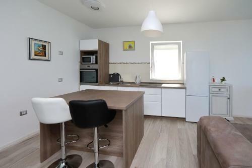 Apartmani Marina S Pogledom, Suko?an