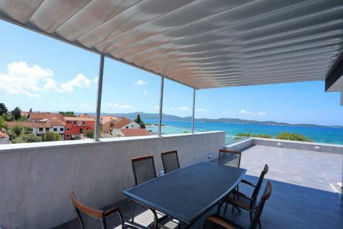Apartmani Marina S Pogledom, Suko?an