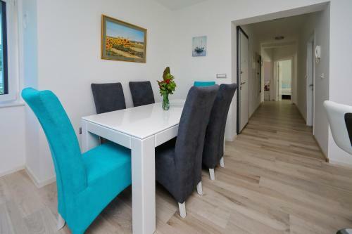 Apartmani Marina S Pogledom, Suko?an