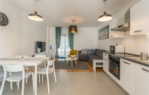 Nice Apartment In Sukosan With Wifi And 2 Bedrooms