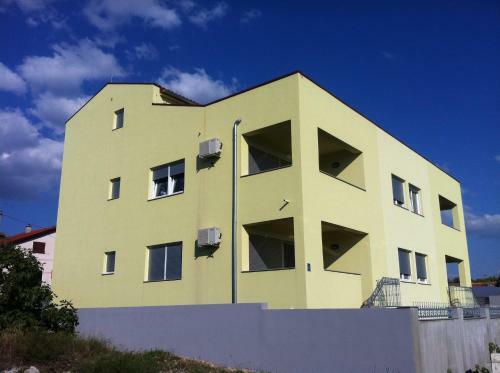 Antonio Apartments
