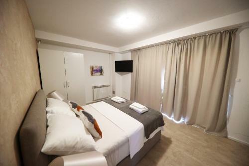 Hostal Beachfront Apartments And Rooms