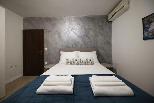 Hostal Beachfront Apartments And Rooms