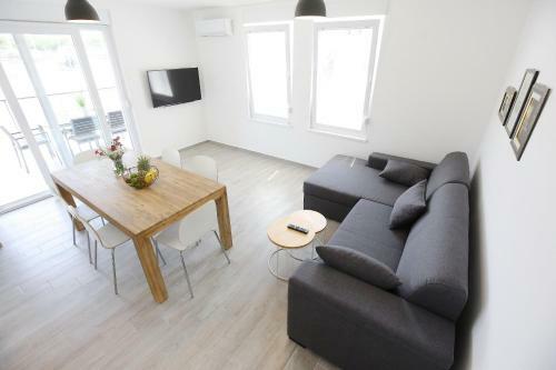 Apartments Villa Navi