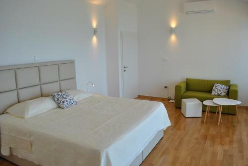 Direct Seafront Villa
