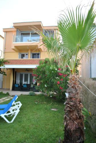 Direct Seafront Villa