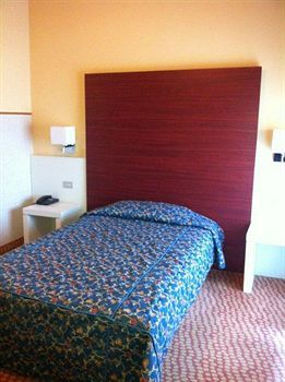 Tiby Hotel