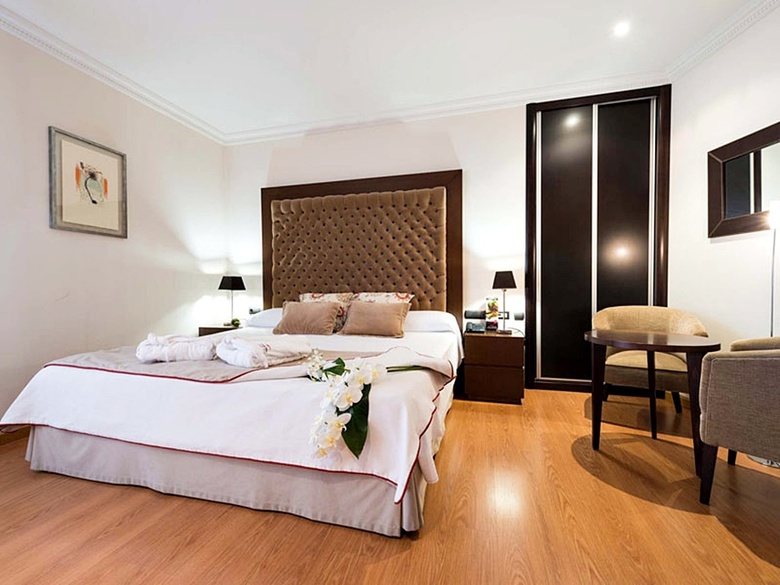 Hotel Infantas De Le�n