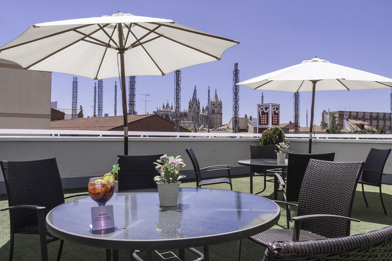 Hotel Infantas De Le�n