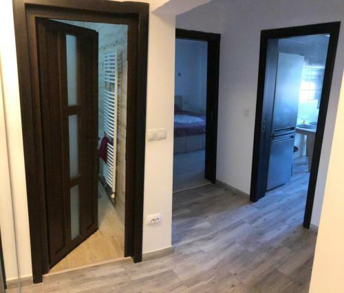 Apartament Modern T�rgovi?te �n Regim Hotelier