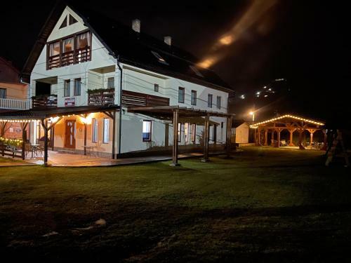 Hostal Gama Restaurant Cazare