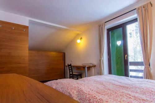Charming Chalet Timisul De Sus