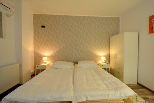 Neferprod Apartments - Is - Cam 02