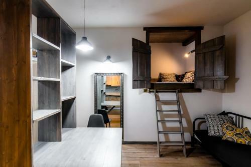 Rustic Apartment In The Historical Center