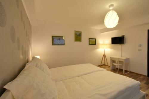 Neferprod Apartments - Is - Cam 06