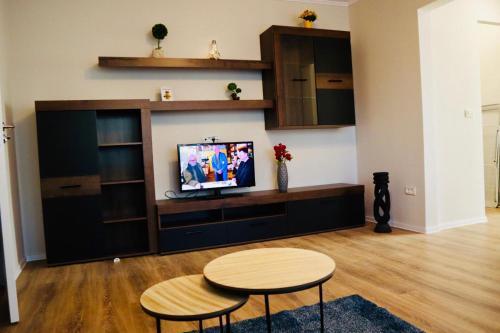 Modern Apartment Just Near Center I10
