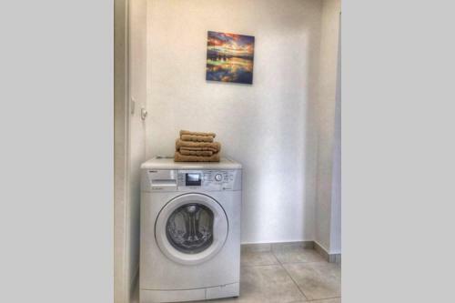 New And Modern, 2 Rooms Cozy Apartment