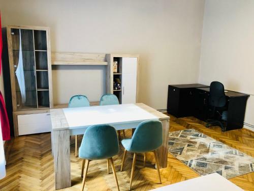 Ultra-central Apartment Just In Union Squere