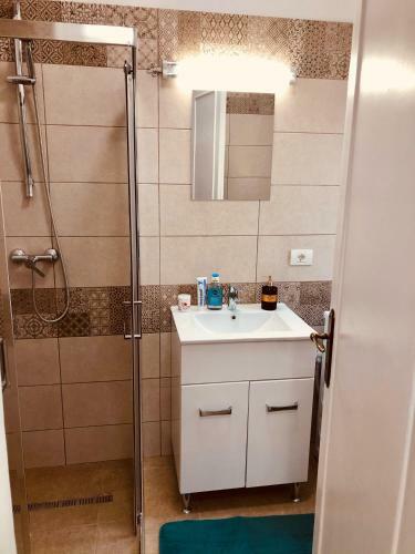 Ultra-central Modern And New Apartment