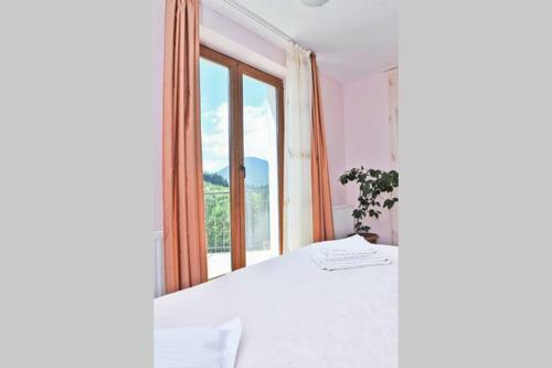 Charming Villa In A Private Mountain Resort