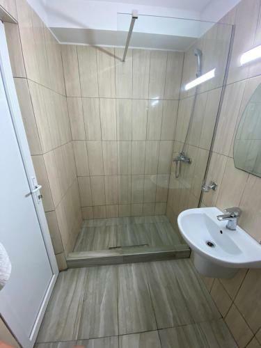 Hotel Vila II Poieni?a