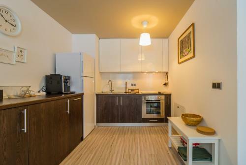 Apartamento Charming 2-bedroom, Silver Mountain, A Building