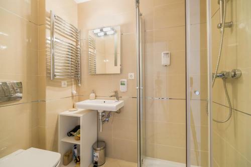 Apartamento Charming 2-bedroom, Silver Mountain, A Building