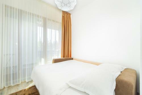 Sunny Apartment In Silver Mountain