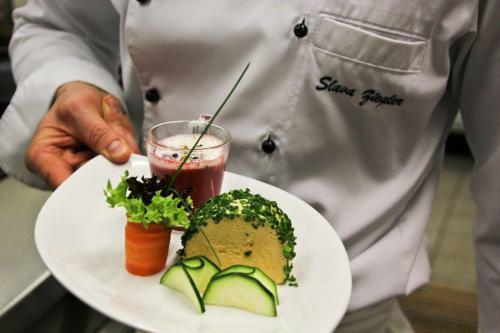 Hotel Restaurant Cafe Neu Meran