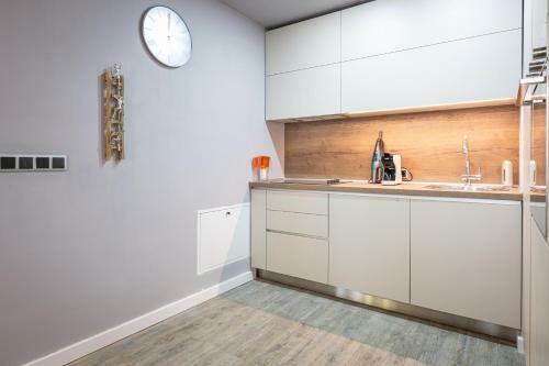 Kron Luxury 2 Bedroom Apartment In Silver Mountain