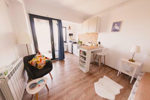 Apartamento Retro Studio By The Sea