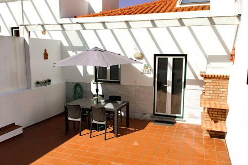 Charming �bidos Townhouse