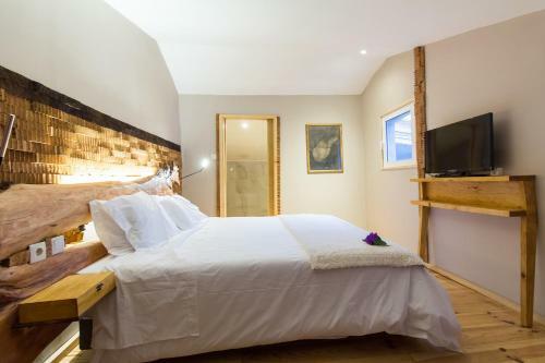Bed & Breakfast Feel At Home Guest House