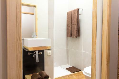 Bed & Breakfast Feel At Home Guest House