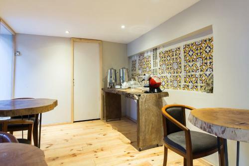 Bed & Breakfast Feel At Home Guest House