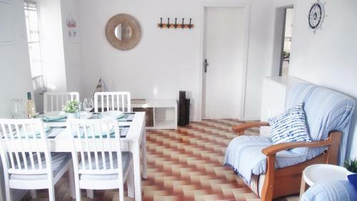 Moradia Central Olh�o - T2 P�tio Amplo
