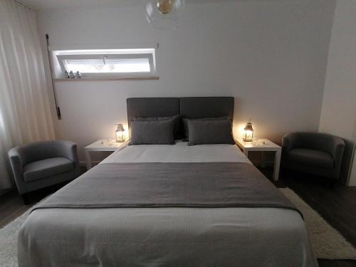 Silver Home