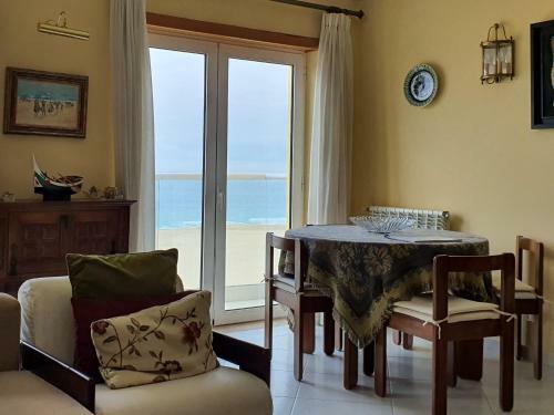 Nazare Apartamento Em Frente Ao Mar