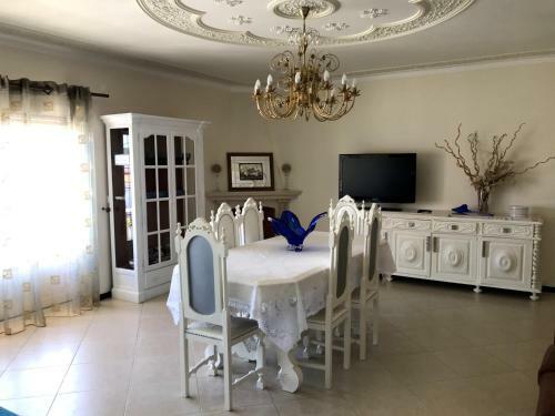 Caro�a House