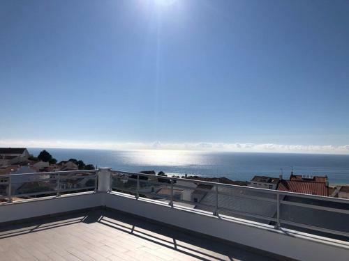 North Breeze - 2 Bedroom Apartment With Rooftop Pool